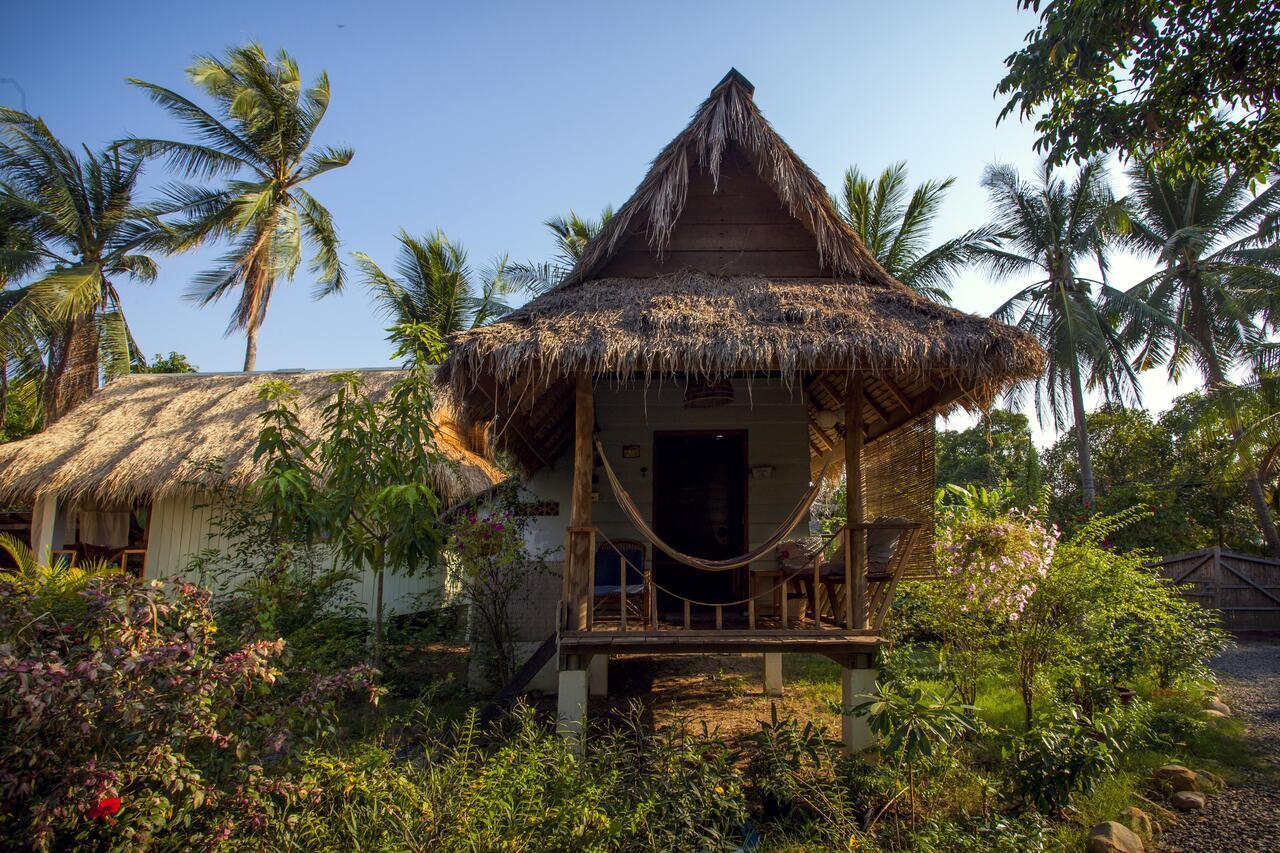 Retro Kampot Guesthouse Esterno foto