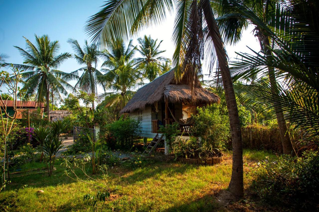 Retro Kampot Guesthouse Esterno foto